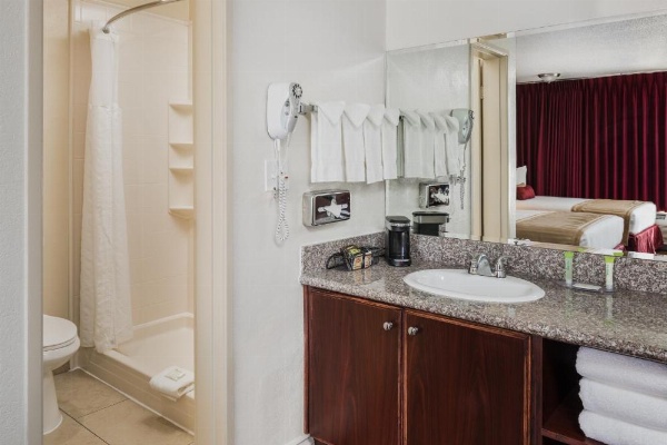 Kings Inn Anaheim at The Park & Convention Center image 25
